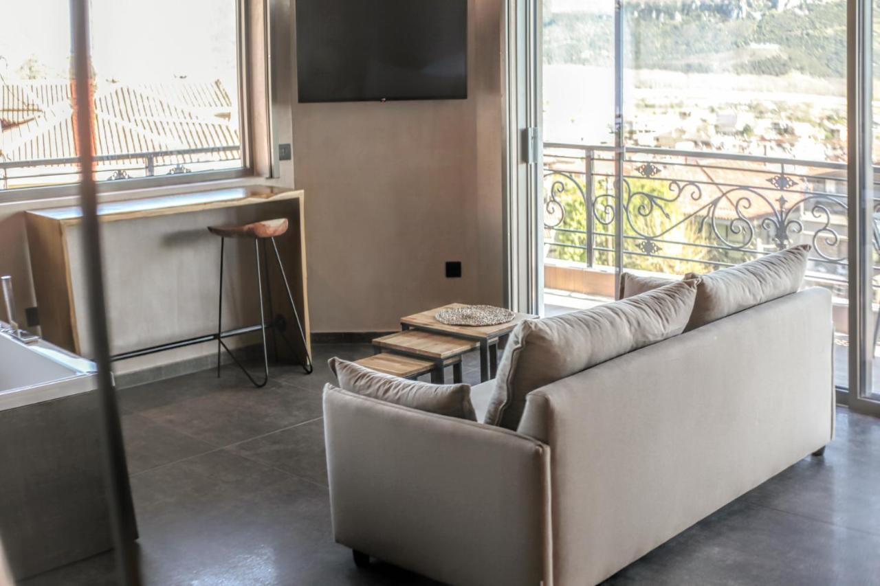 Meteora Heaven And Earth Premium Suites - Adults Friendly Kalampaka Exteriör bild